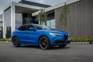 Alfa Romeo Stelvio Veloce 2020 года  (UK)